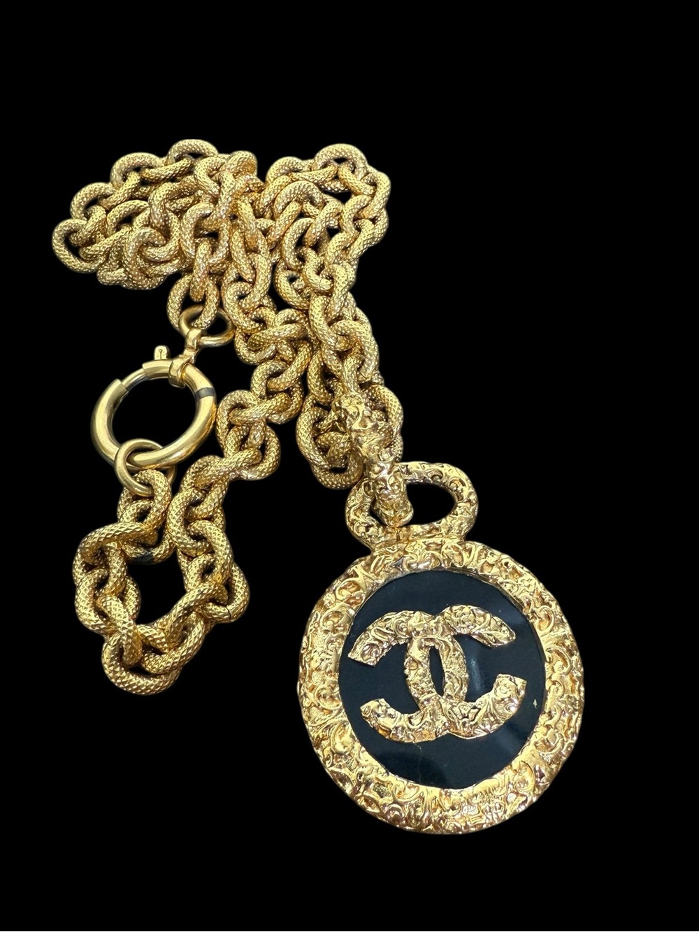Chanel 1993 lava Gold-Tone Black Glass Pendant Chain Necklace